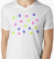 80er Jahre Neon Pink Kuss Pop Art Liebe Romantik Leidenschaft Lippen in gelb grün blau T-Shirt mit V-Ausschnitt für Männer