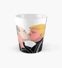 Trump, der Putin küsst Tasse (konisch)