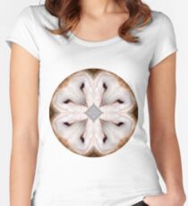 Camiseta entallada de cuello ancho Quién mandala
