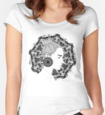Eva - Fineliner Illustration Women's Fitted Scoop T-Shirt
