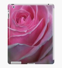 BUBBLEGUM PINK ROSE iPad Case/Skin