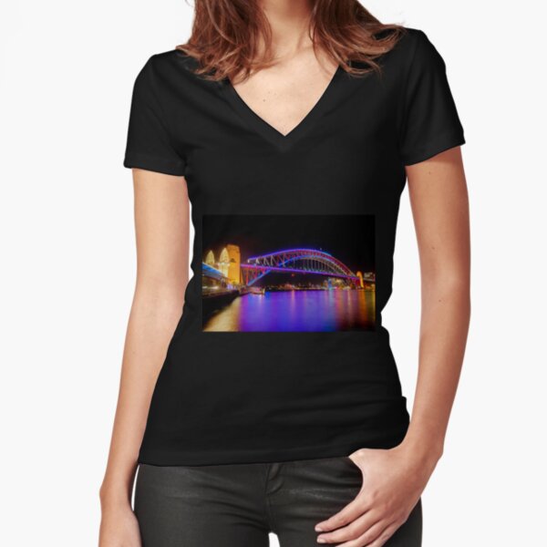 Vivid Bridge Fitted V-Neck T-Shirt