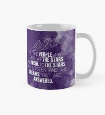 Ein Court of Mist & Fury - Zu den Leuten, die die Sterne betrachten ... Tasse (Standard)
