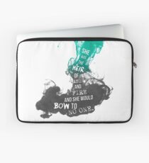Erbe des Feuers: "Sie war der Erbe von Asche und Feuer ...." Laptoptasche