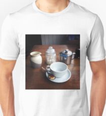 Time for tea Unisex T-Shirt