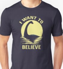 Glaube an Nessie Slim Fit T-Shirt