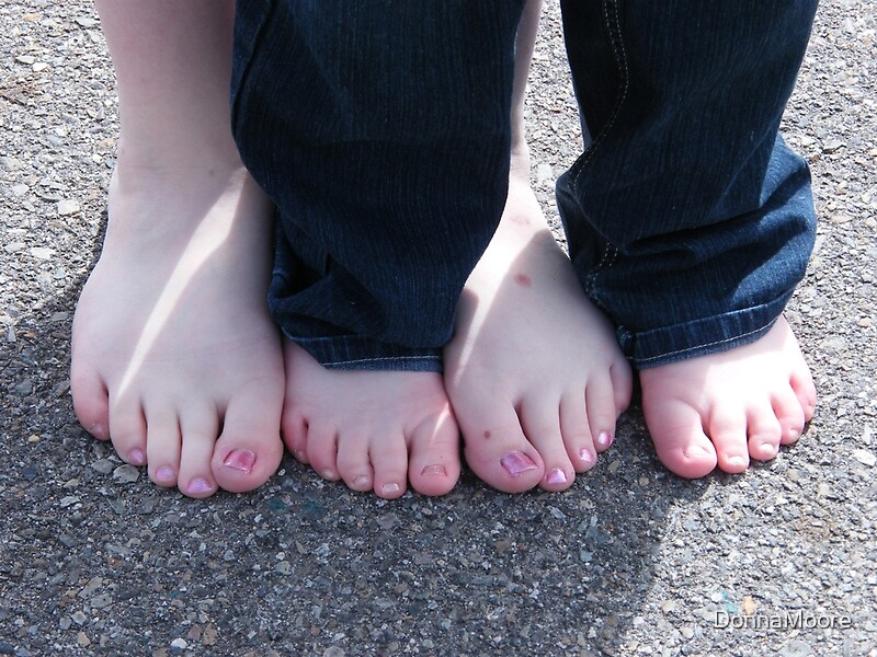 Sisters Happy Feet By Donnamoore Redbubble