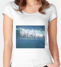 Waimea Bay Crowd Women's Fitted Scoop T-Shirt