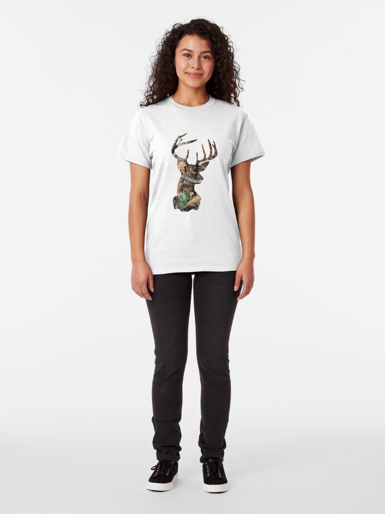 Vista alternativa de Camiseta clásica Camo Deer Head