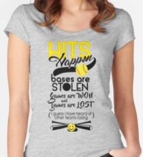 Camiseta entallada de cuello ancho softball, los golpes suceden