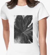 Close Women's Fitted T-Shirt