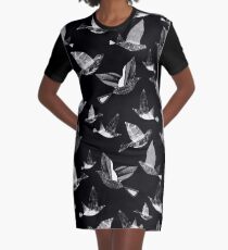 Schwarzes Vogelkleid T-Shirt Kleid