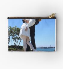 The Kiss statue Studio Pouch