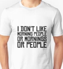Morgen-Leute hassen lustigen sarkastischen Zitat-Kaffee Slim Fit T-Shirt
