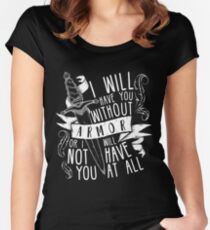 Camiseta entallada de cuello ancho Te tendré sin armadura | Seis de cuervos