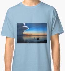 Camiseta clásica Sammy Chases Fish