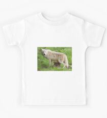 Arctic wolf feeding pups Kids Tee
