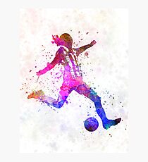 Mädchen, das Fußballfußballspielerschattenbild spielt Fotodruck