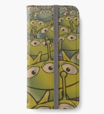 Little Green Men Friendly 3 Augen Aliens iPhone Flip-Case/Hülle/Klebefolie