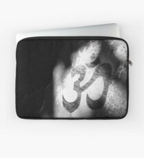 Om Sanskrit painted on stone Laptop Sleeve