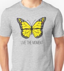 Camiseta unisex Live The Moment Inspirational Girly Butterfly Design