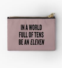 Bolso de mano Cosas extrañas "En un mundo lleno de decenas, sé un once"