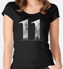 Camiseta entallada de cuello ancho Once