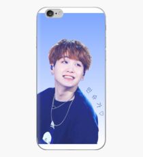 Vinilo o funda para iPhone Sonriendo 'Min Suga' Estampado azul y blanco