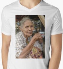 Lady in Tigyaung Men's V-Neck T-Shirt