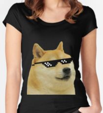 DOGE Women's Fitted Scoop T-Shirt
