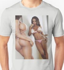 Curves at mirror, sexy latina posing Unisex T-Shirt