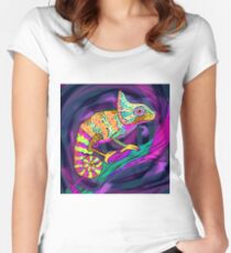 CHAMELEON Women's Fitted Scoop T-Shirt