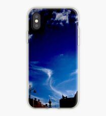 Bendy Sky iPhone-Hülle & Cover