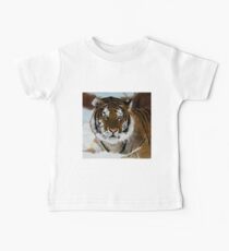 Tiger im Schnee Baby T-Shirt