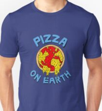 Pizza auf der Erde Slim Fit T-Shirt