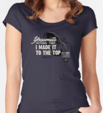 Yosemite National Park Half Dome California America IMITTT I Made It To The Top Tailliertes Rundhals-Shirt