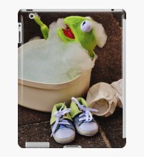 Kermit having a bath iPad Case/Skin