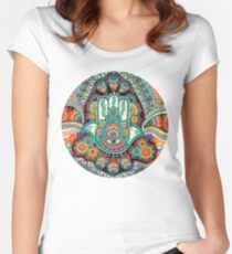 Camiseta entallada de cuello ancho Mano de Hamsa