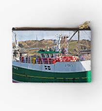 " A Netter waiting for the Tide" Studio Pouch