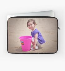 Fun with a bucket, Birubi Beach - Port Stephens NSW Laptop Sleeve