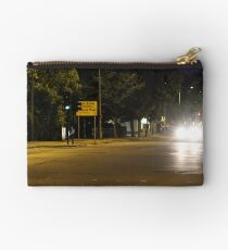 Downtown suburb Studio Pouch