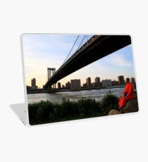 Vinilo para portátil The Manhattan Bridge & The Monk