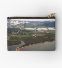 Leaving Cairns Heading North 30/11/2010 Studio Pouch