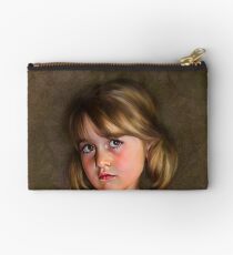 The Look Studio Pouch
