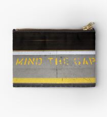 mind the gap Studio Pouch