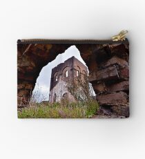 Still Standing. Studio Pouch