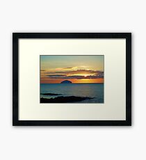 Lámina enmarcada Puesta de sol sobre Ailsa Craig