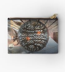 Features Studio Pouch