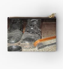 Old woman boots with cleaning set Studio Pouch
