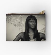 Model portrait Studio Pouch
